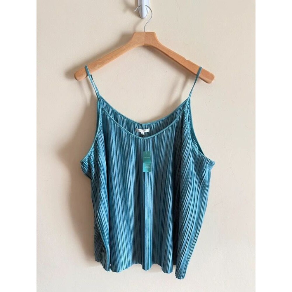 Maurice’s Loose Satin look women’s plus size tank 2X NWT